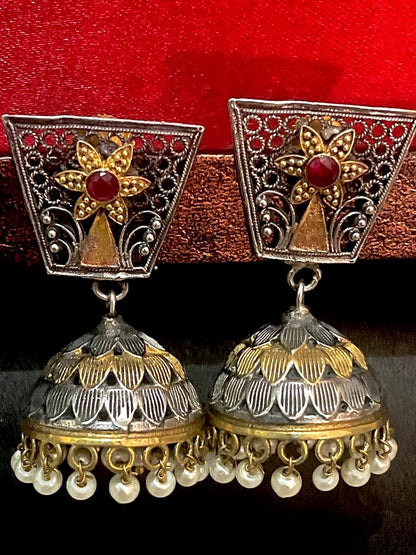 Dual tone jhumka with geometrical top earing