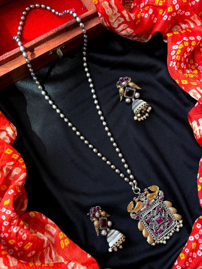 Dual Tone Oxidized Pendant Chain Necklace with Earring set