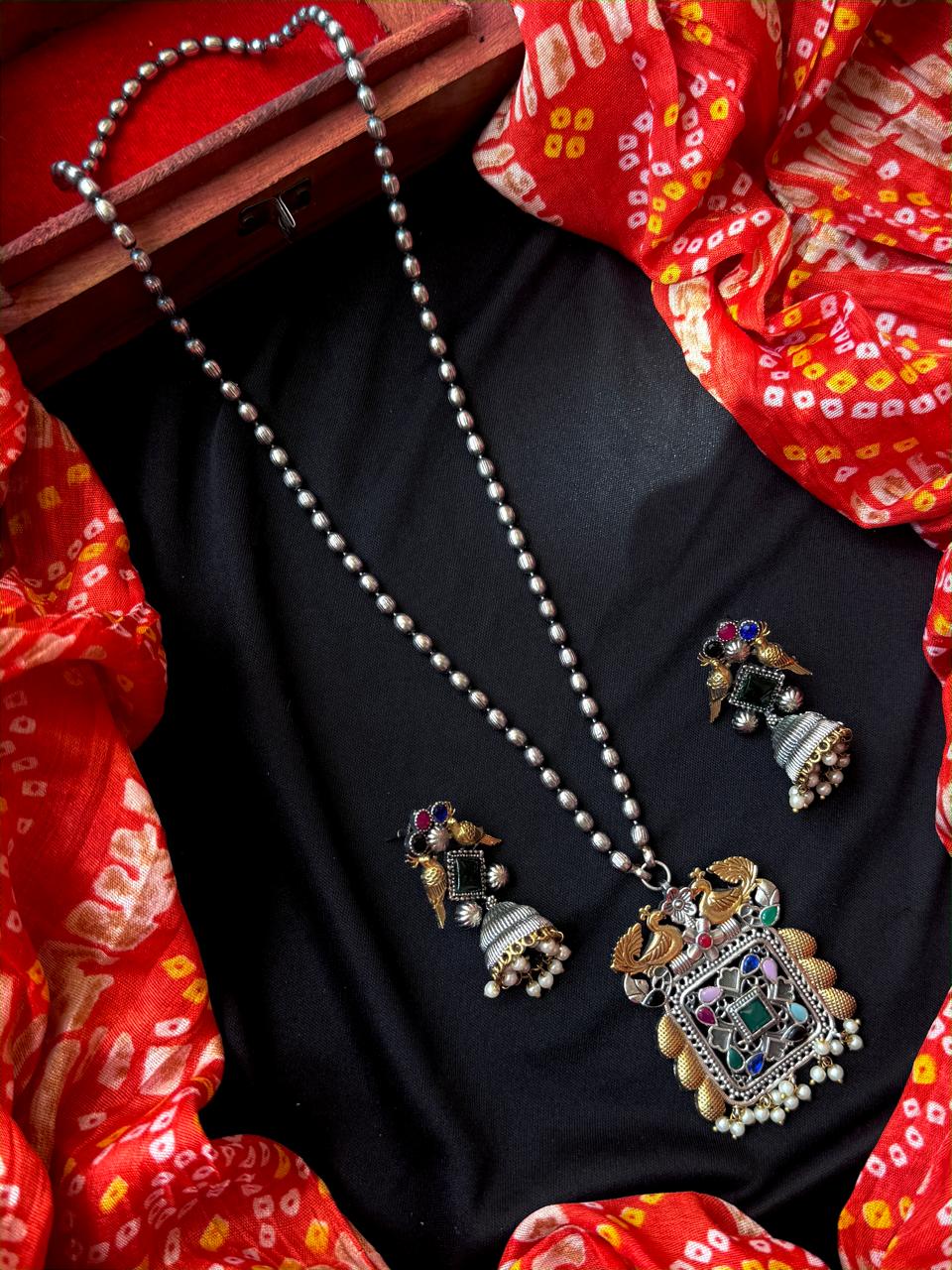 Dual Tone Oxidized Pendant Chain Necklace with Earring set