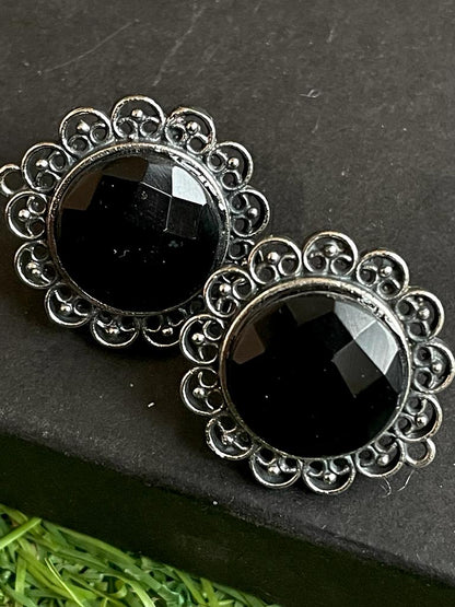 Oxidized Black Polish Stud Earring with Big Monalisa Stones