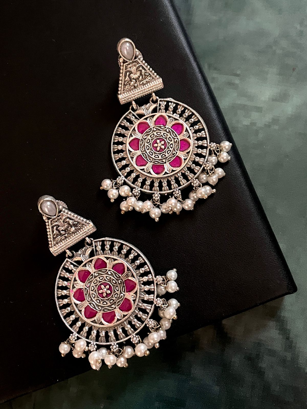 Silver Replica Oxidized Floral with Monalisa Stone Earring