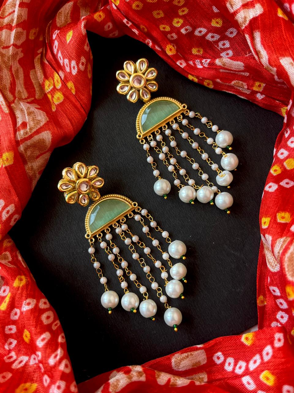 Monalisa Stone with Pearl Latkan Golden Earring