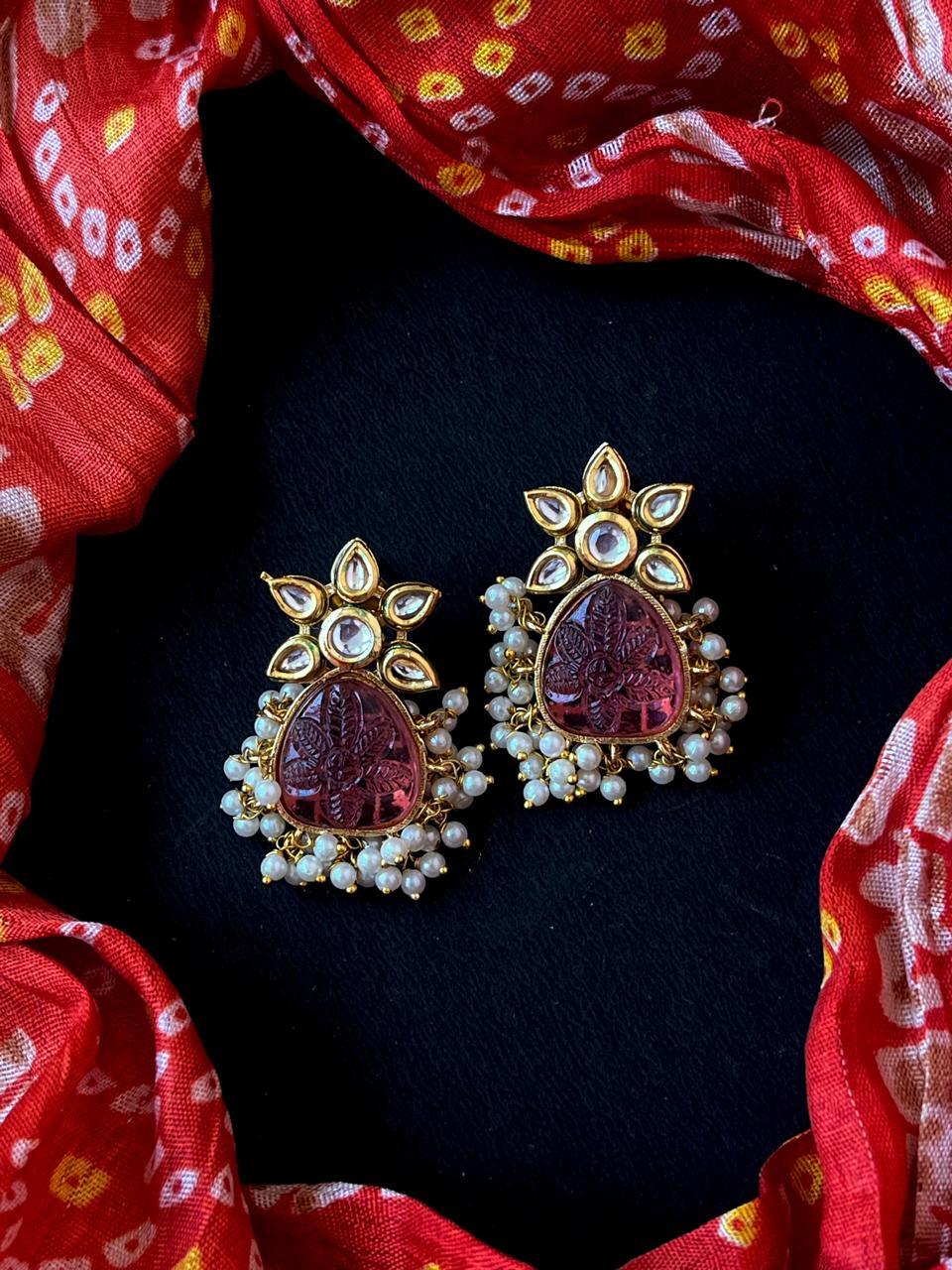 Monalisa Carving Stone Beaded Earring