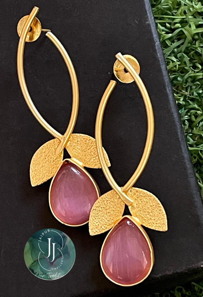 Golden Leaf Earring with Monalisa stone