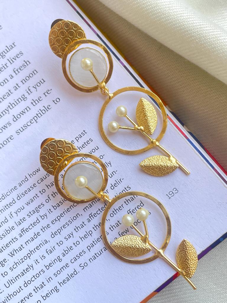 Mnalisa Stone Geometrical Golden Earring