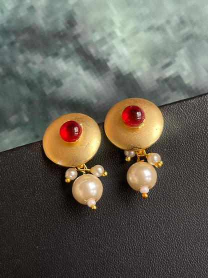 Monalisa Stone with Pearl Golden Stud Earring