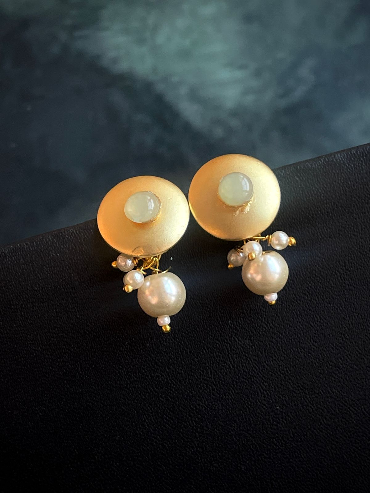 Monalisa Stone with Pearl Golden Stud Earring