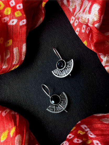 Monlisa Stone Oxidized Earring