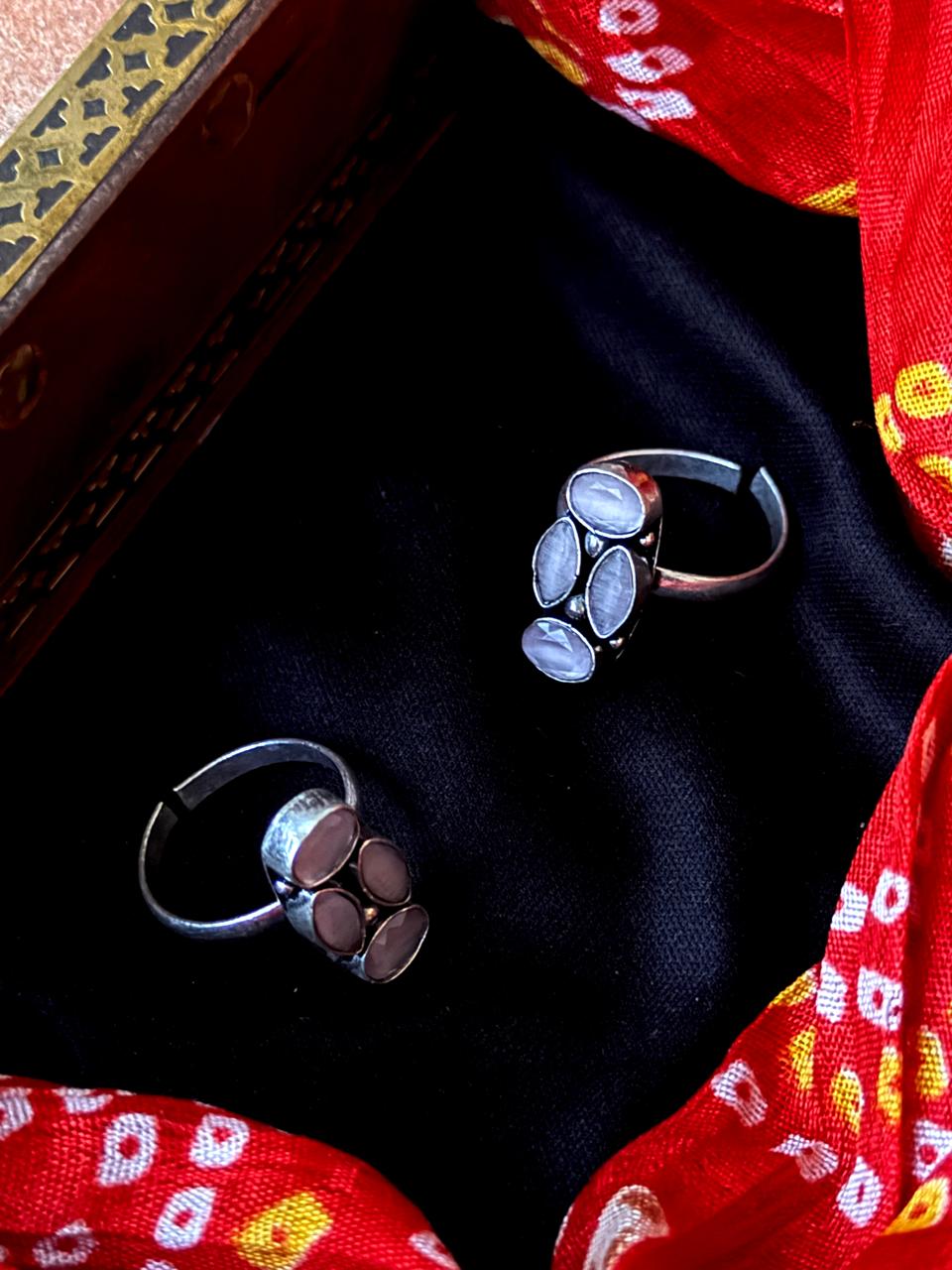 Monalisa Stone Silver Replica Toe Ring