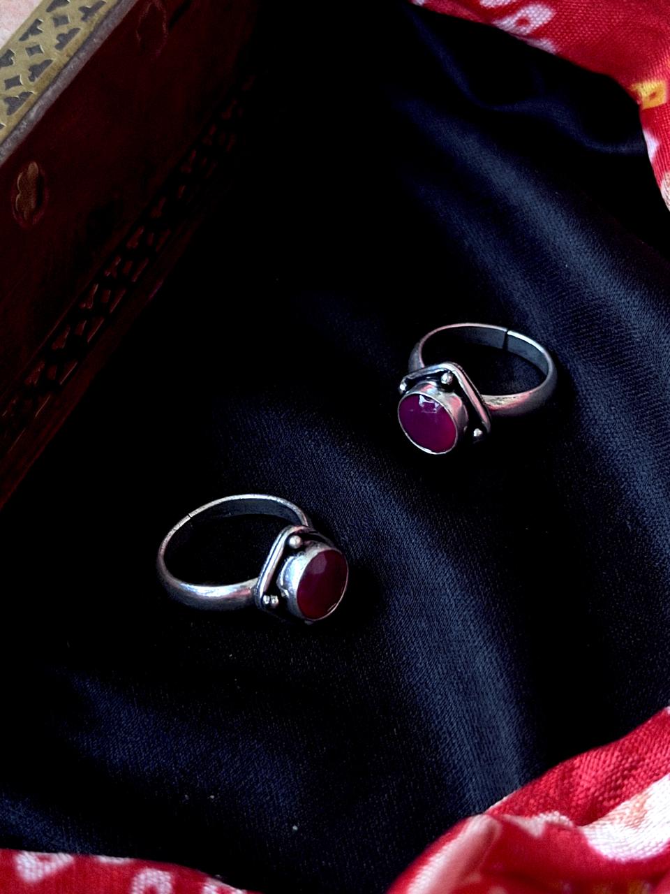 Monalisa Stone Silver Replica Toe Ring