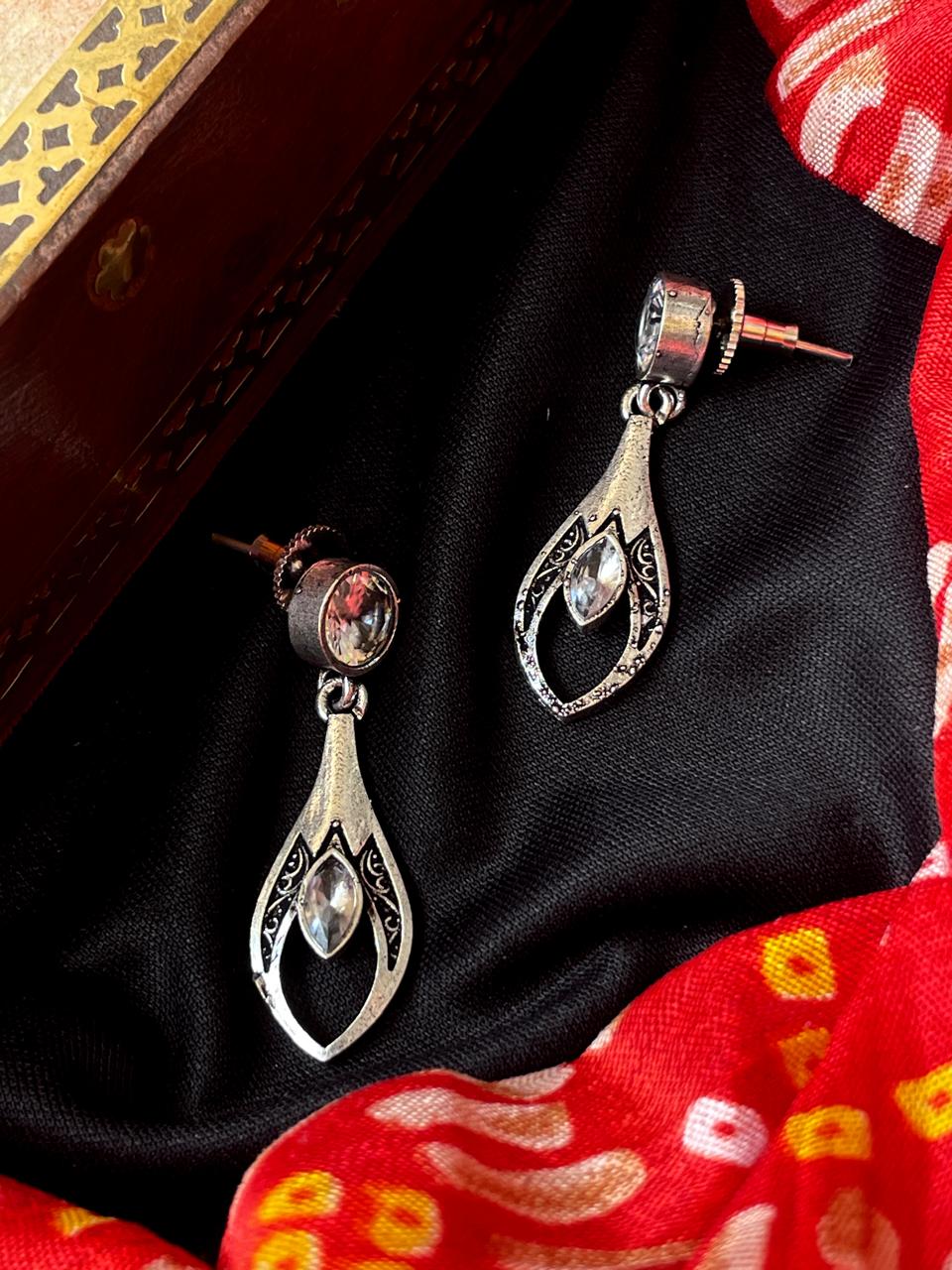 Monalisa Stone Oxidized Earring