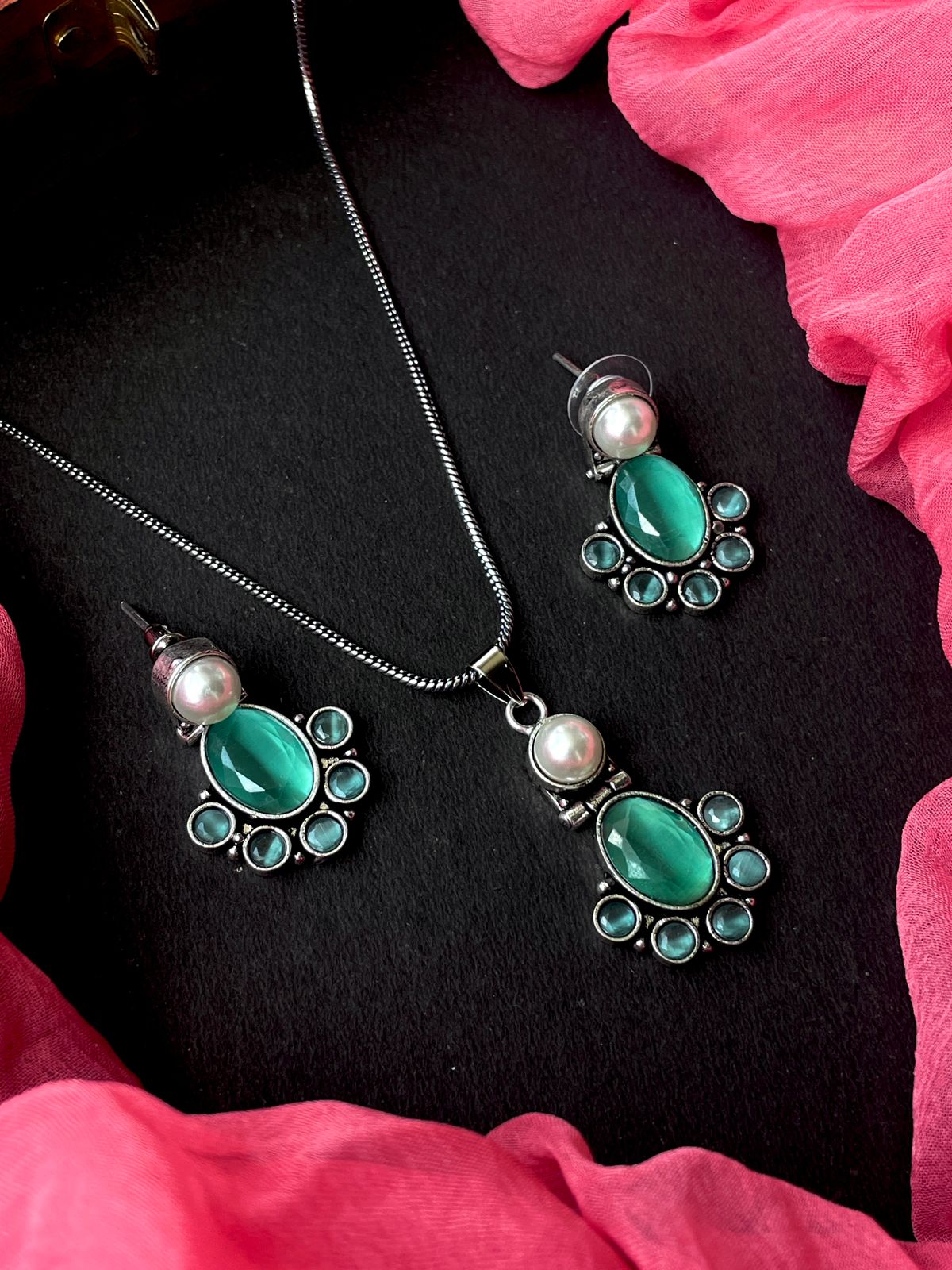 Monalisa Stone Pendant Chain Necklace with Earring set