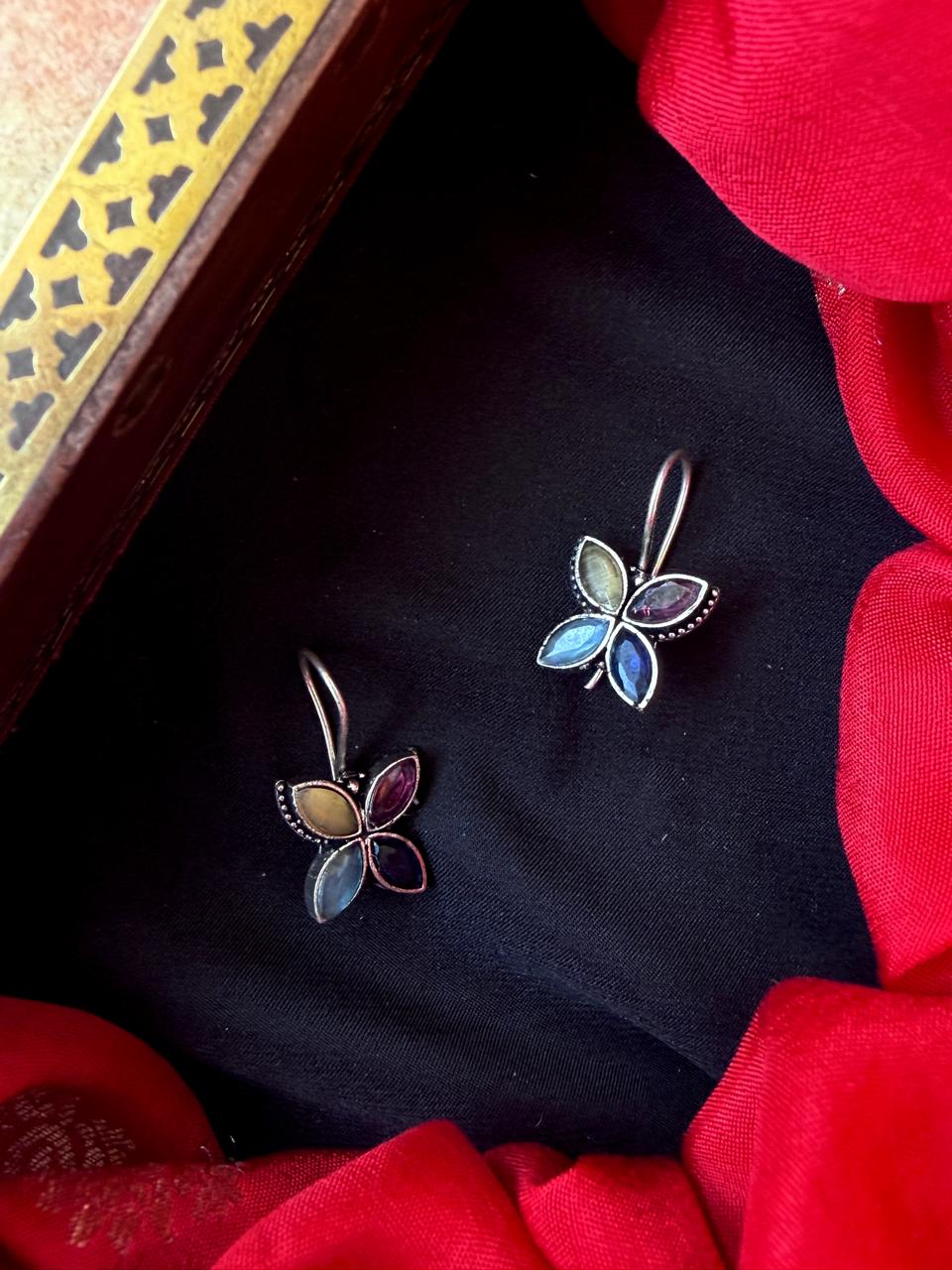 Monalisa Stone Geometrical Oxidized Earring