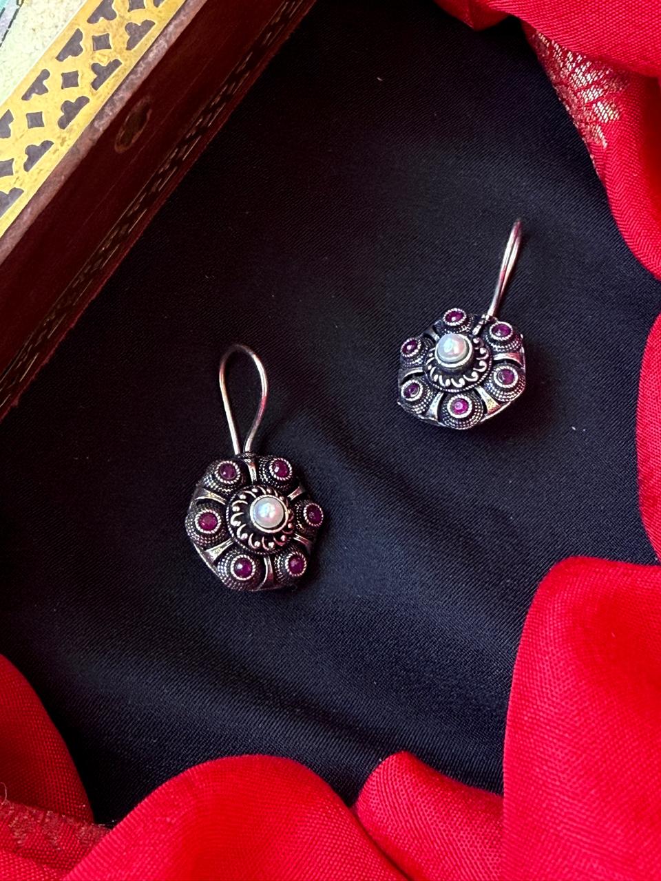 Stone Pearl Oxidized Earring