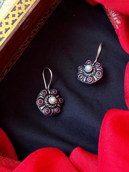 Stone Pearl Oxidized Earring