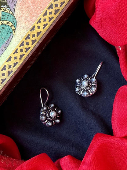 Stone Pearl Oxidized Earring