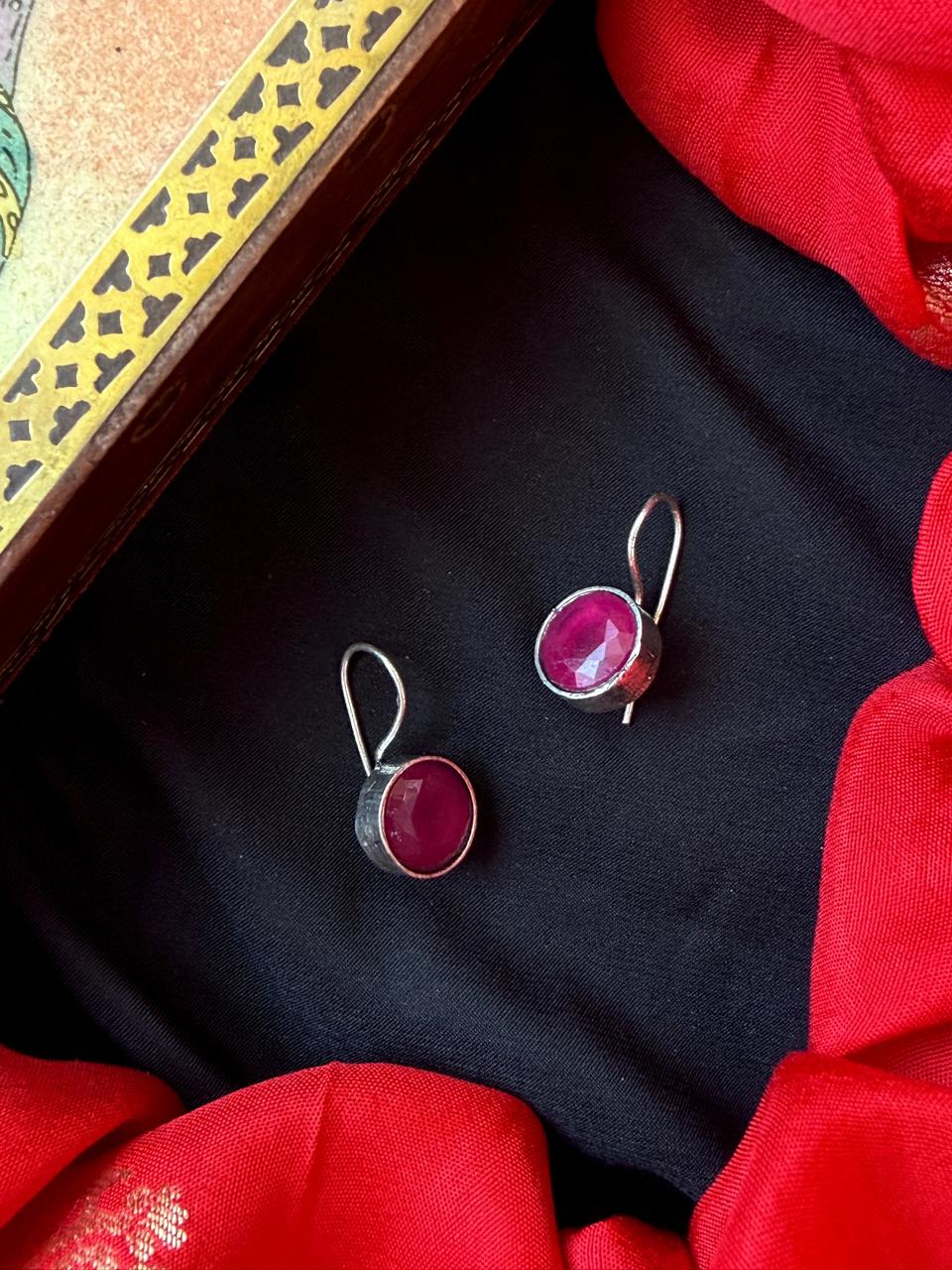 Monalisa Stone Round Shape Oxidized Earring