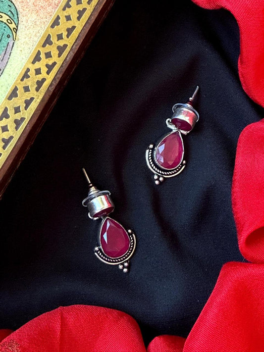 Monalisa Stone Geometrical Oxidized Earring