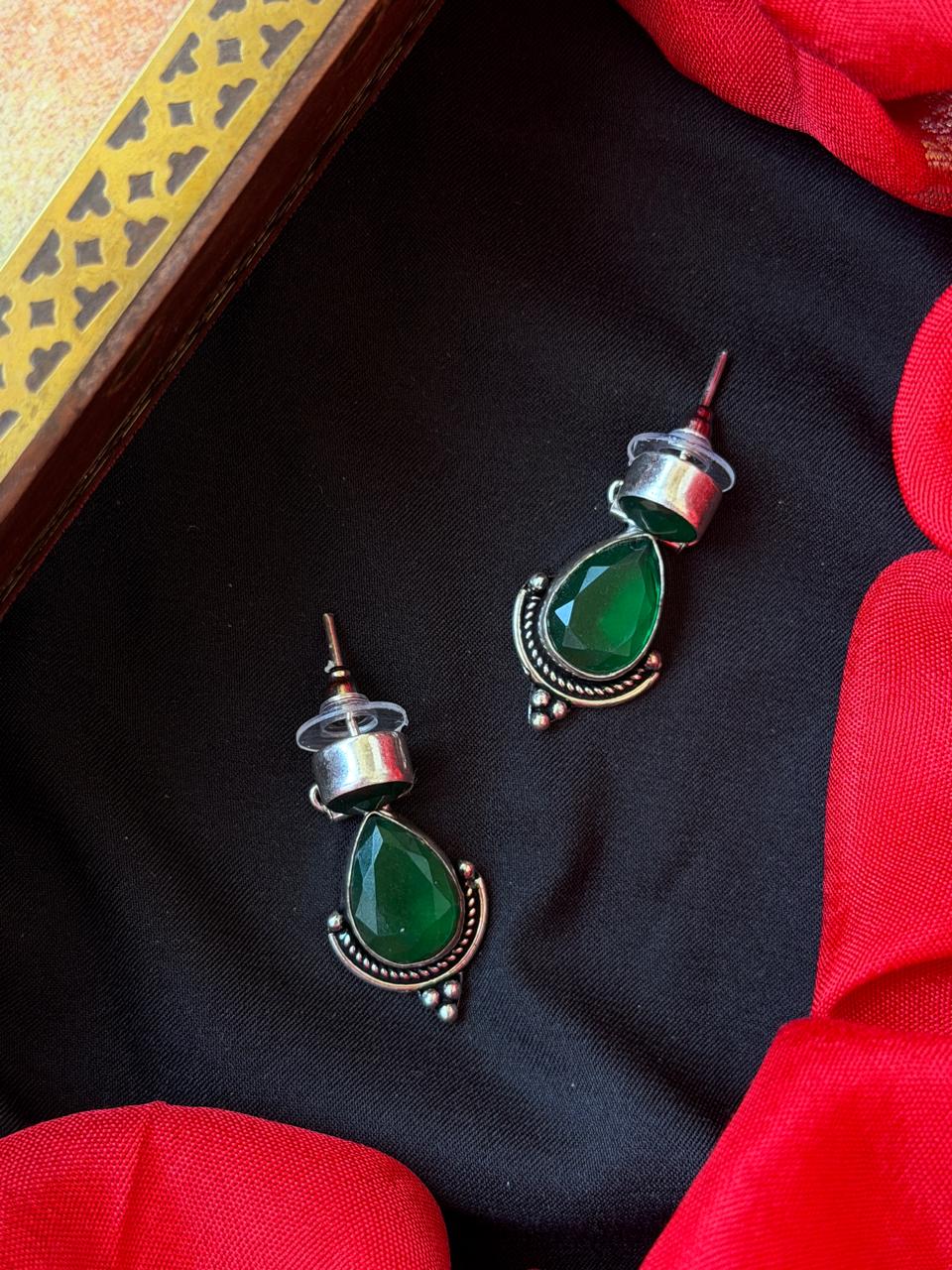 Monalisa Stone Geometrical Oxidized Earring