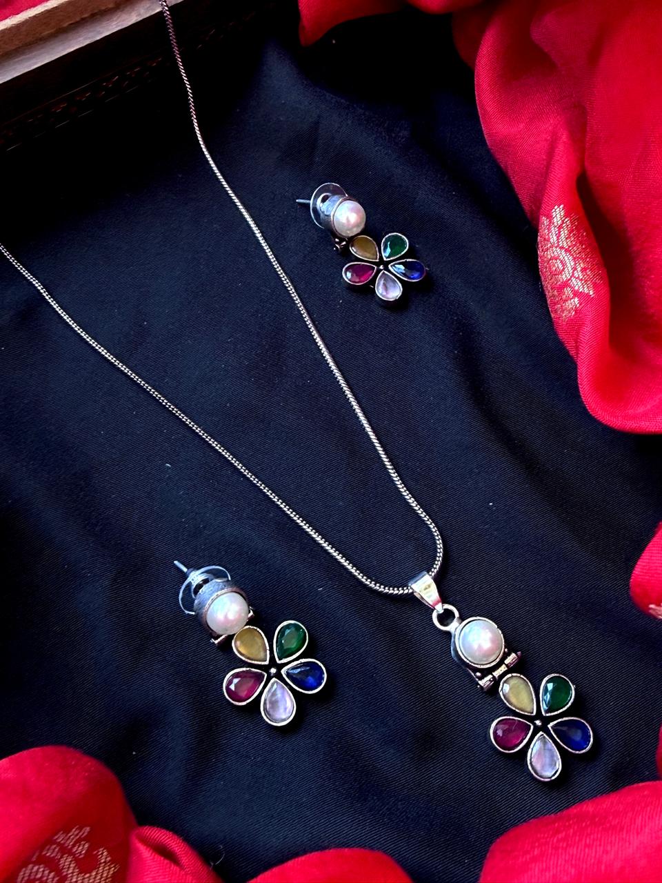 Monalisa Stone Pendant Chain Necklace with Earring set
