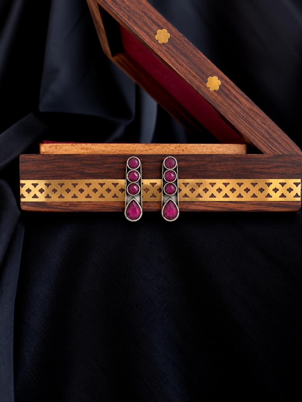 Monalisa Stone Geometrical Oxidized Earring
