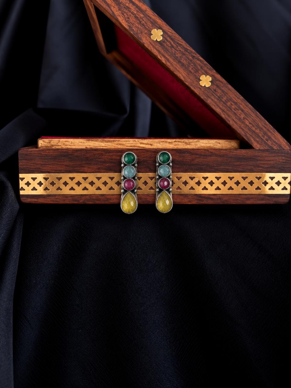 Monalisa Stone Geometrical Oxidized Earring