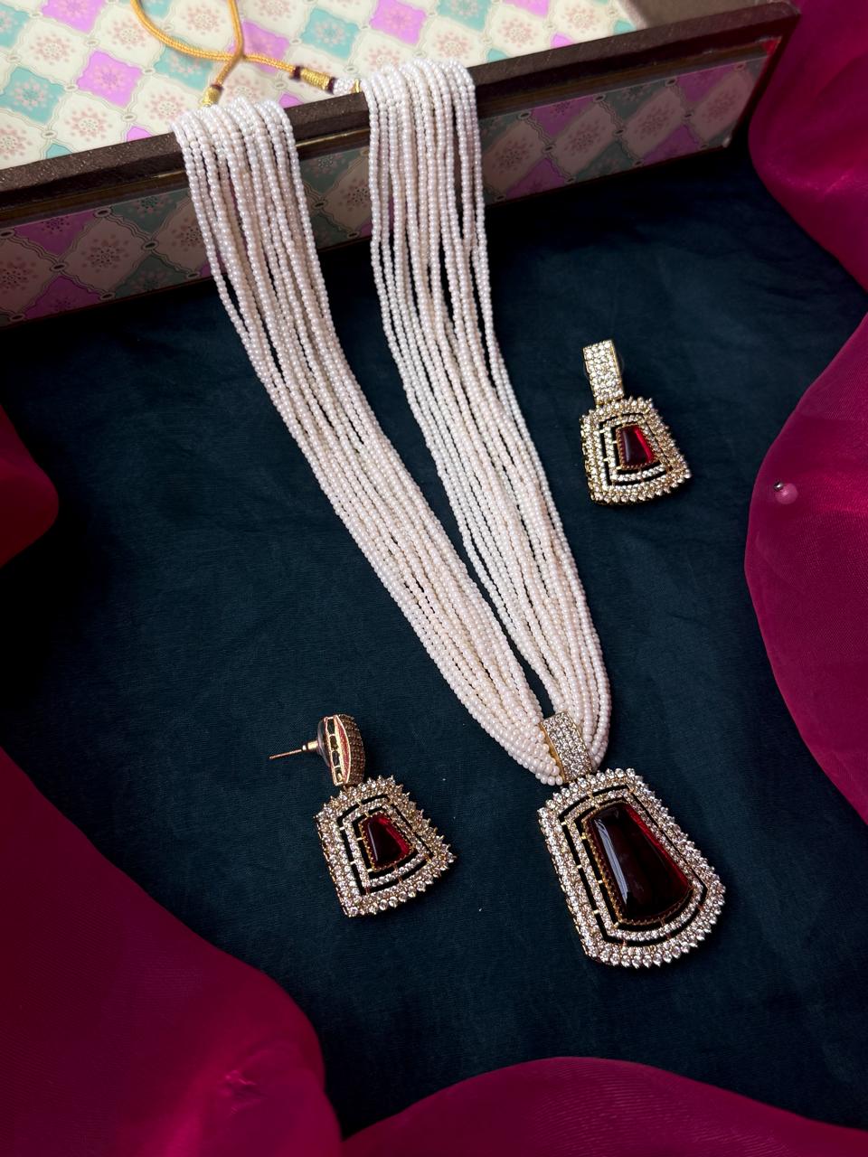 Monalisa Stone Pendant Pearl Mala Necklace with Earring set