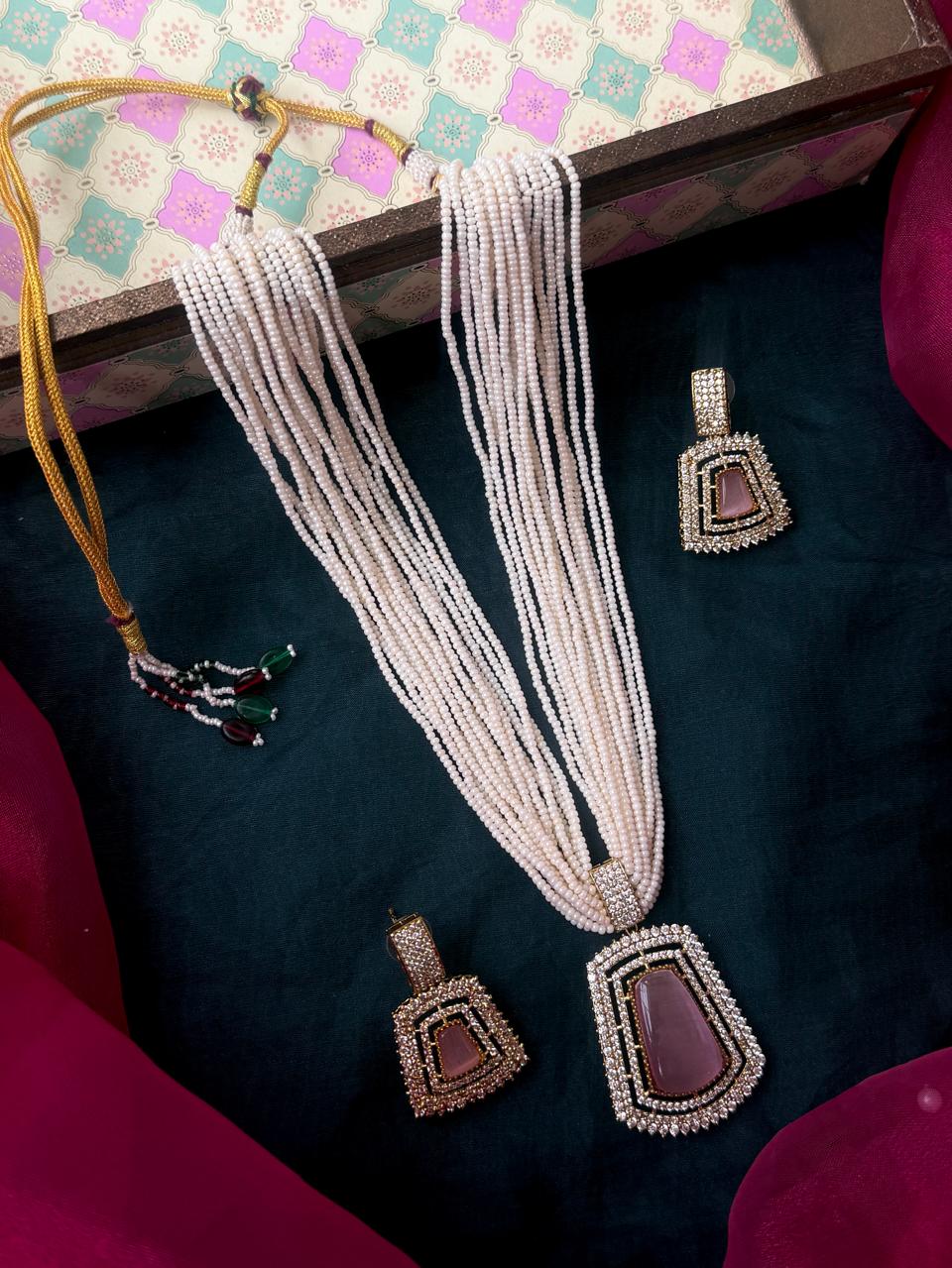 Monalisa Stone Pendant Pearl Mala Necklace with Earring set