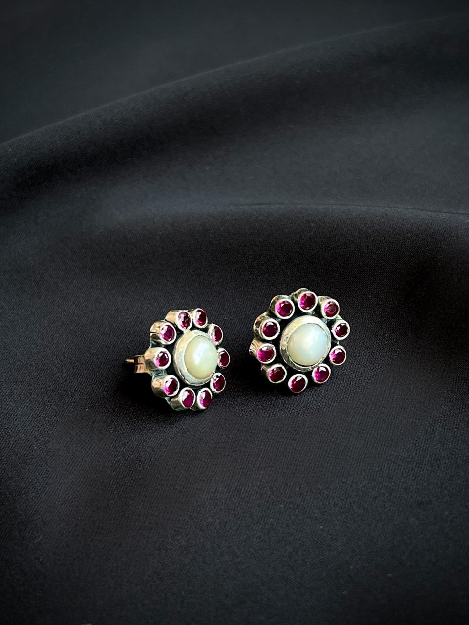 Floral shape with Pearl 92.5 Silver Stud Earring