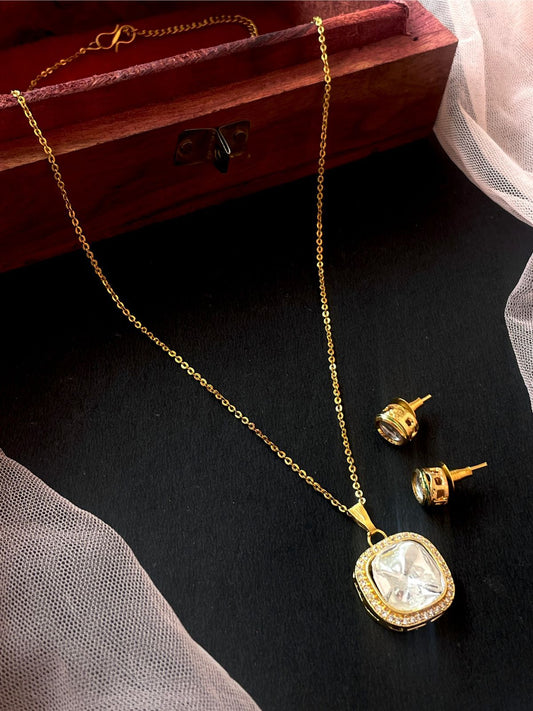 Kundan Pendant with Earring Necklace set