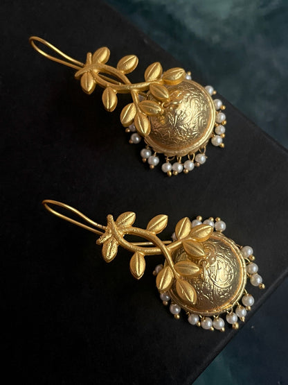 Golden Leaf Top with Golden Jhumki Earring