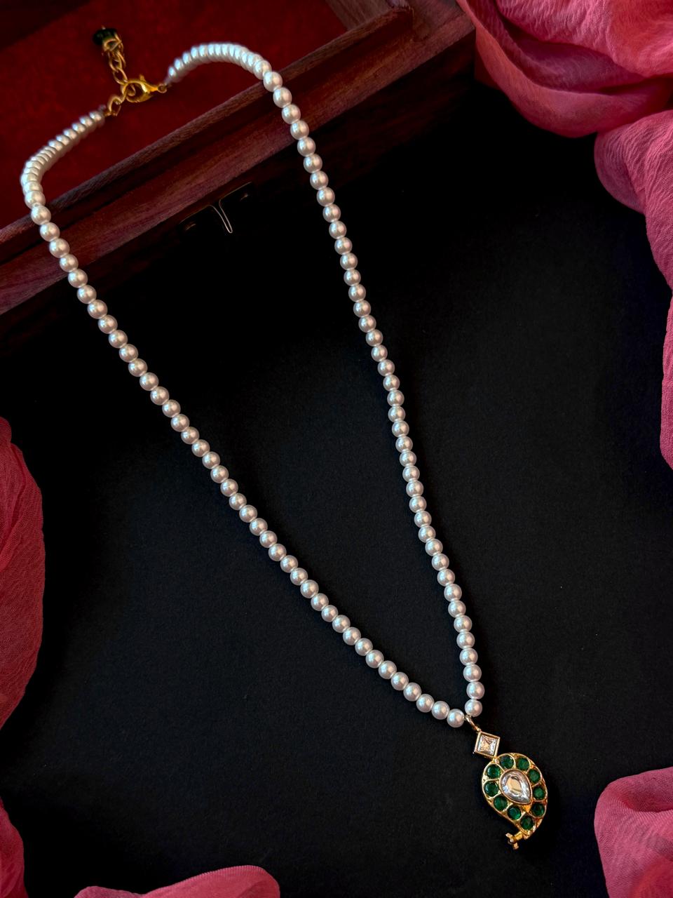 Pachi Kundan Pendant Beaded Mala Necklace