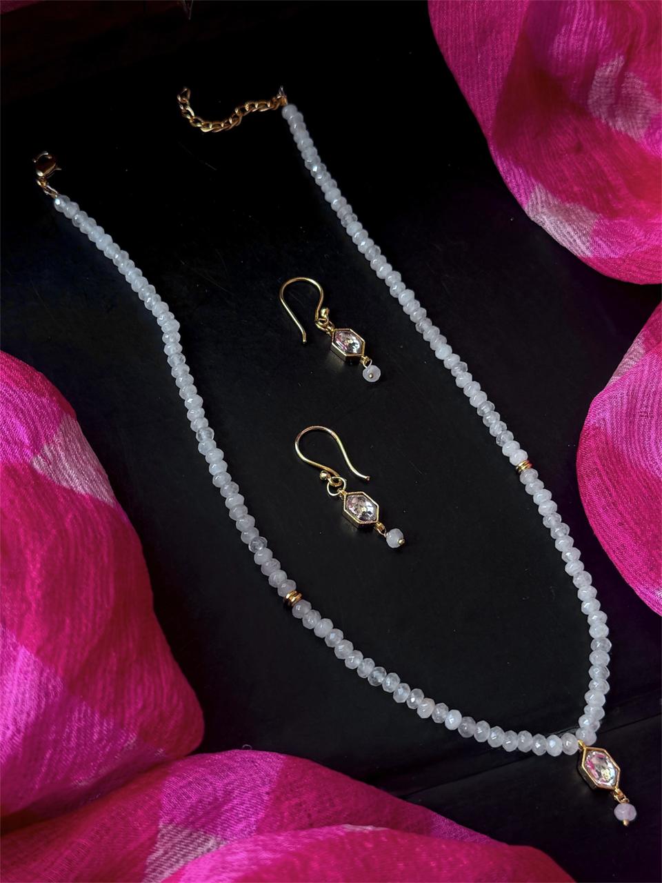 Kundan Pendant with Stone Beaded Single Layer Mala and Kundan Earring set