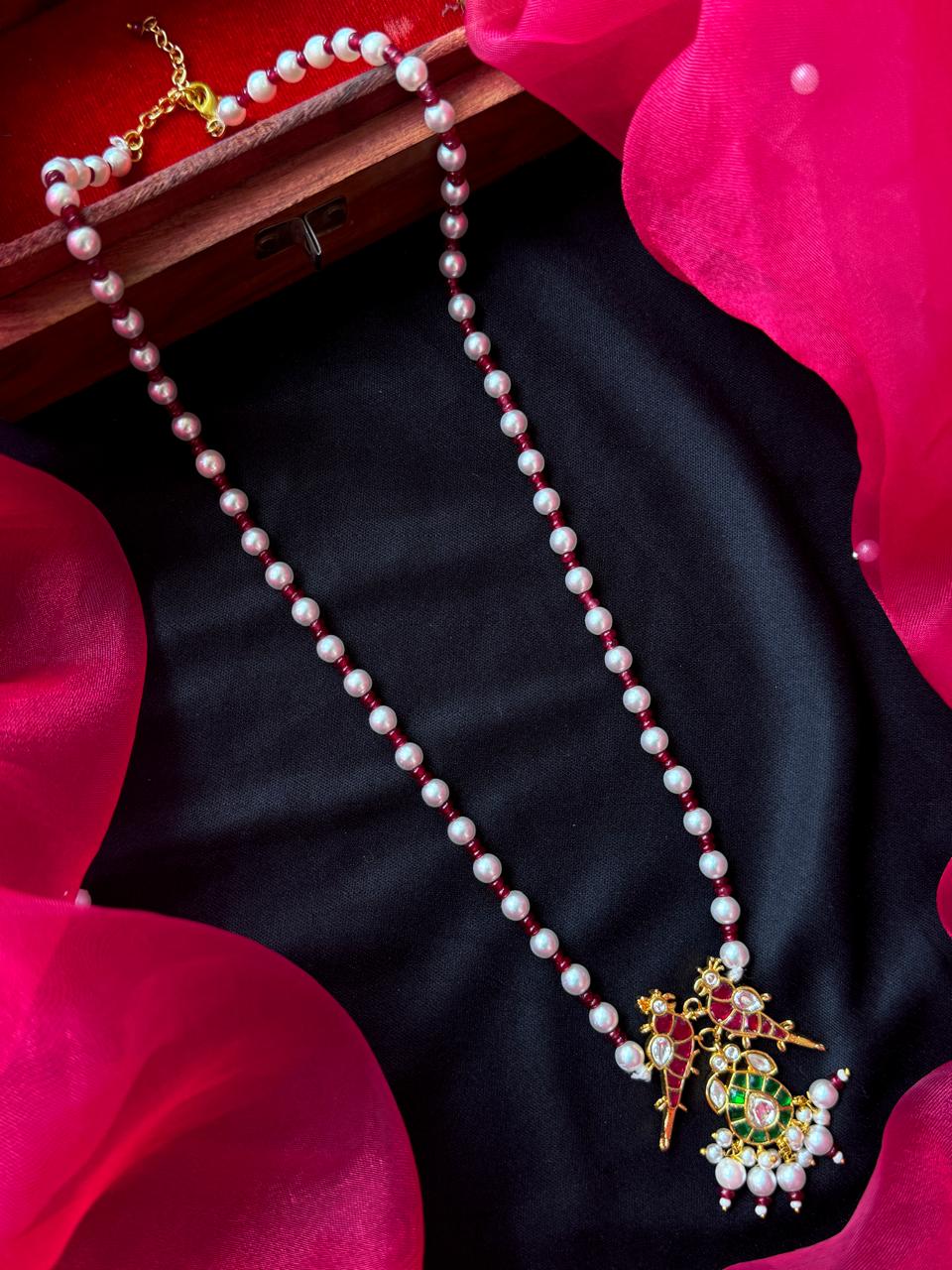 Pachi Kundan Pendant Stones Beads and Glass Pearl Mala Necklace