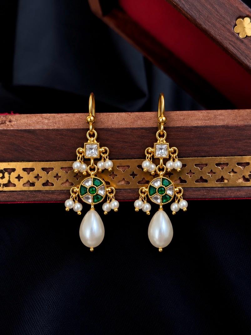 Pachi Kundan Stone Beaded Earring