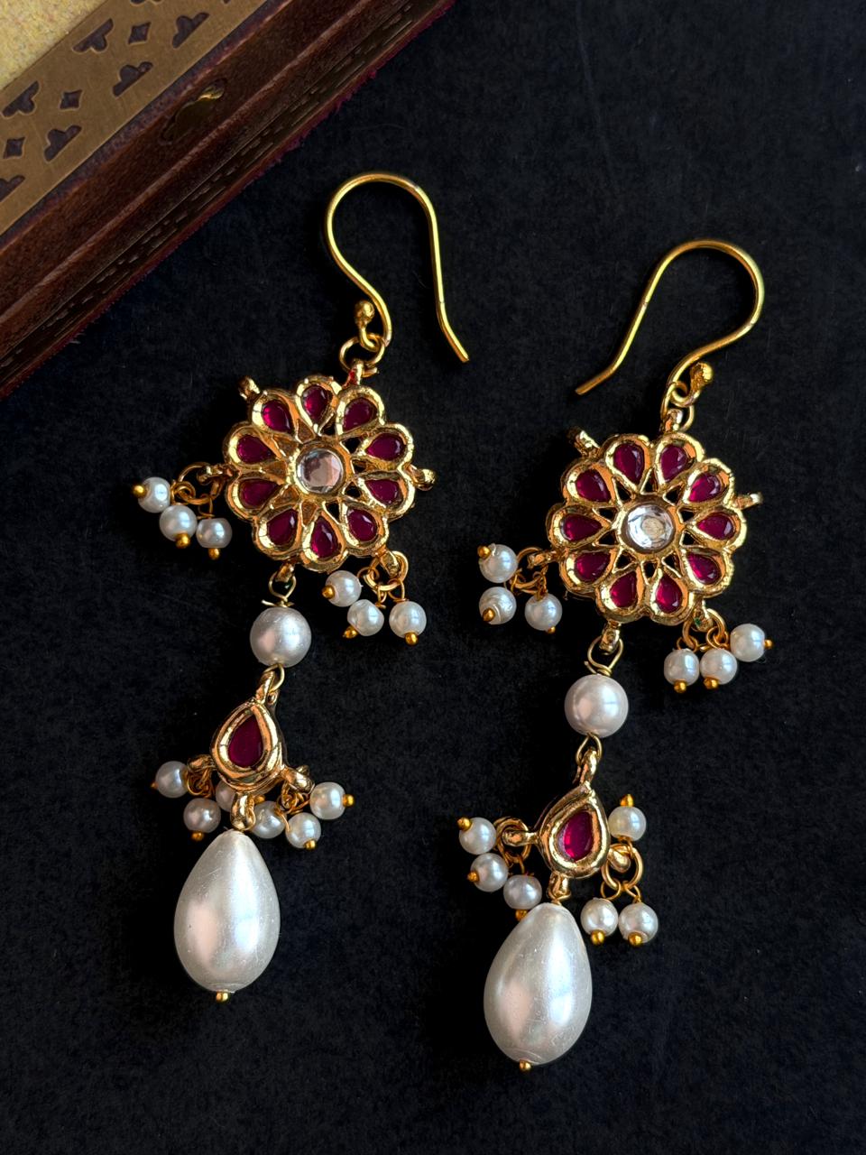 Kundan with Glass Pearl Partywear Earring