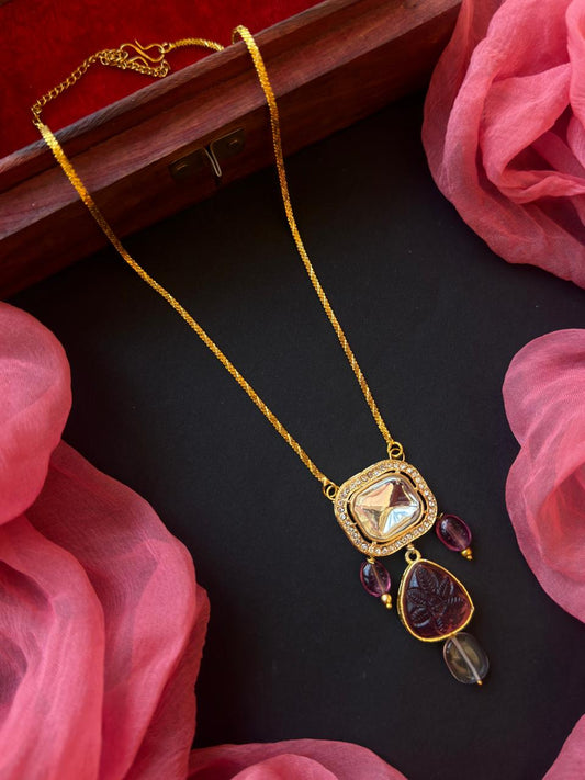 Carving Stone with Kundan Pendant Chain Necklace