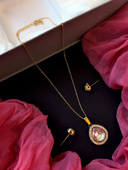 Kundan Pendant Chain Necklace with Kundan Earring set