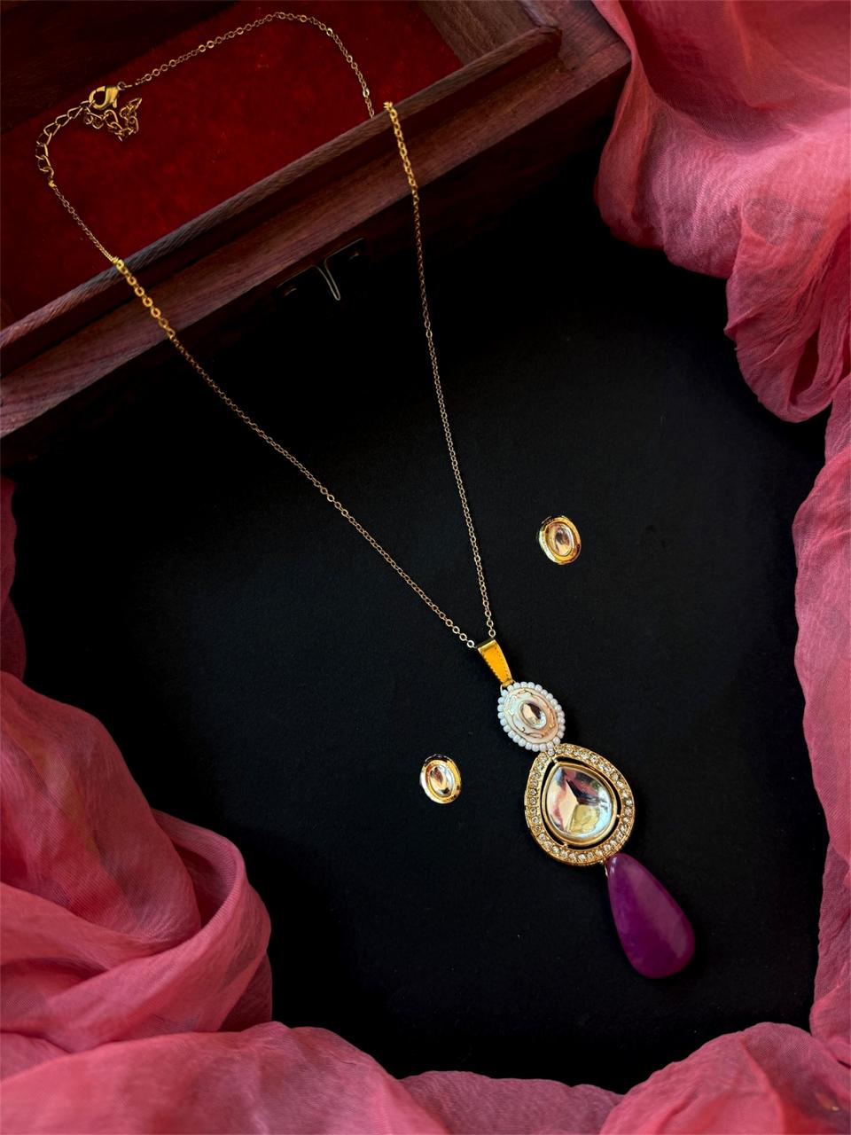 Kundan with Stone Pendant Chain Necklace and Kundan Earring set