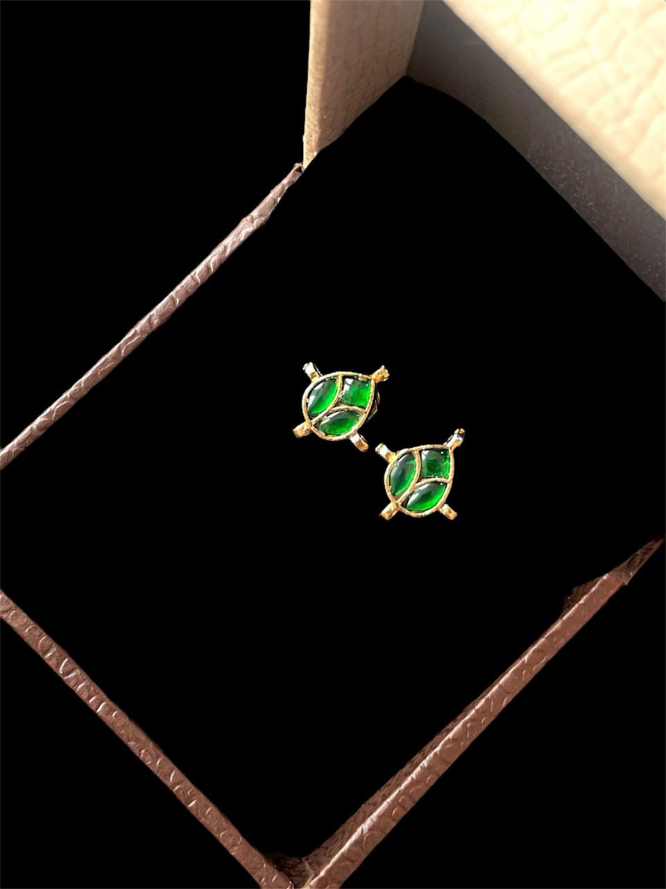 Pachi Kundan small stud Earring