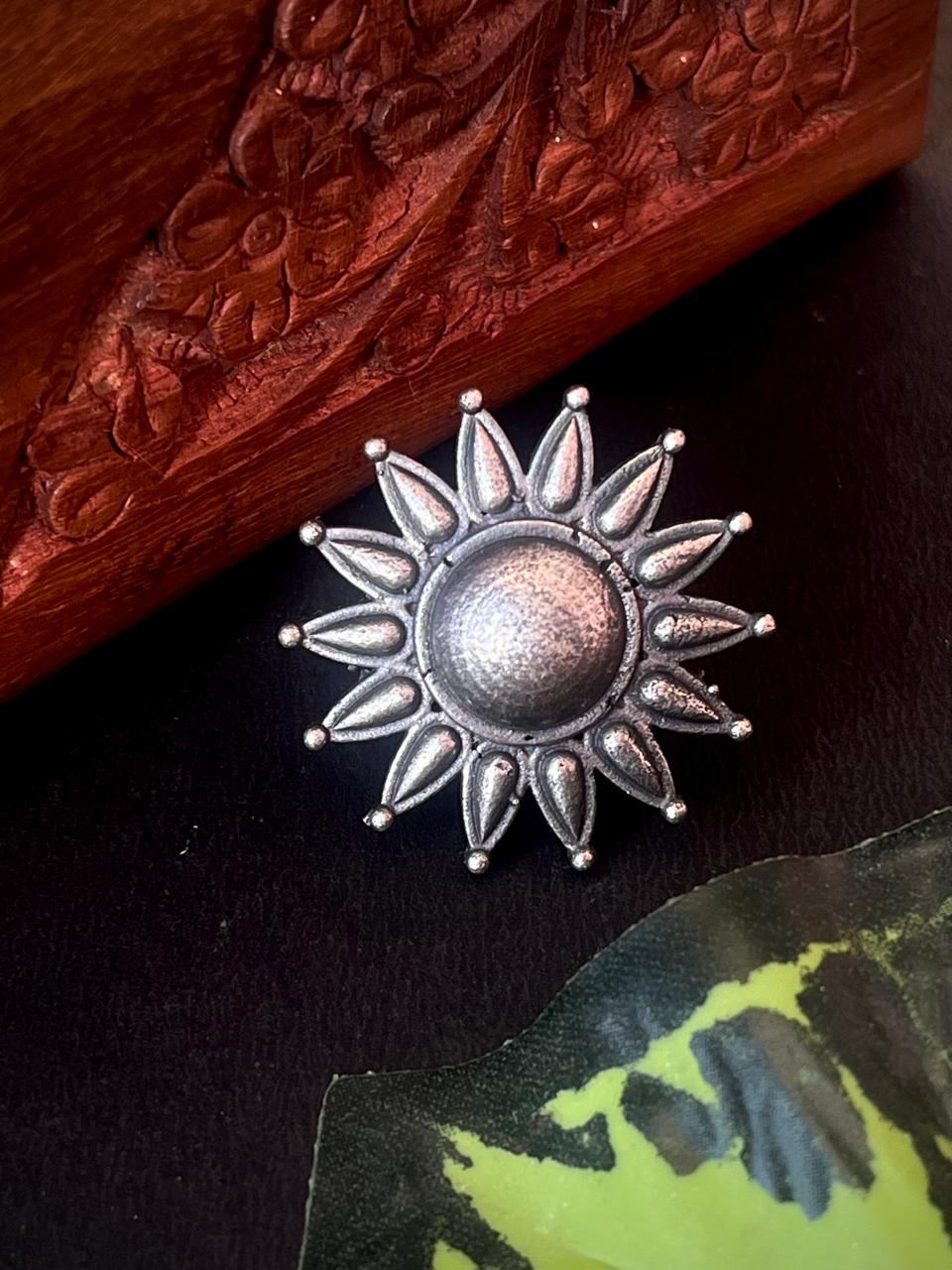 Oxidized Black Polish Floral Ring