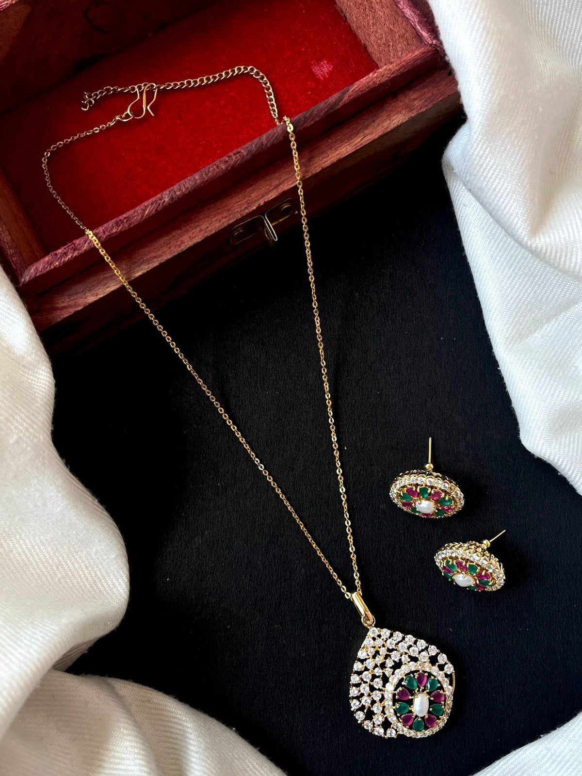 AD pendant Necklace with Earring Partywear Set