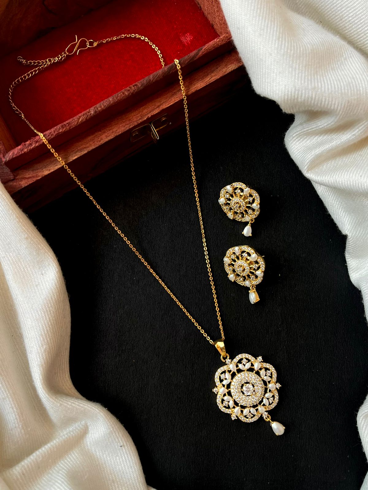 AD stone with Pearl Pendant and Earring Partywear set