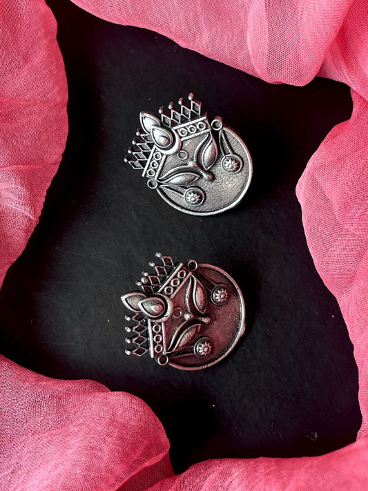 Oxidized Goddess Round Earring