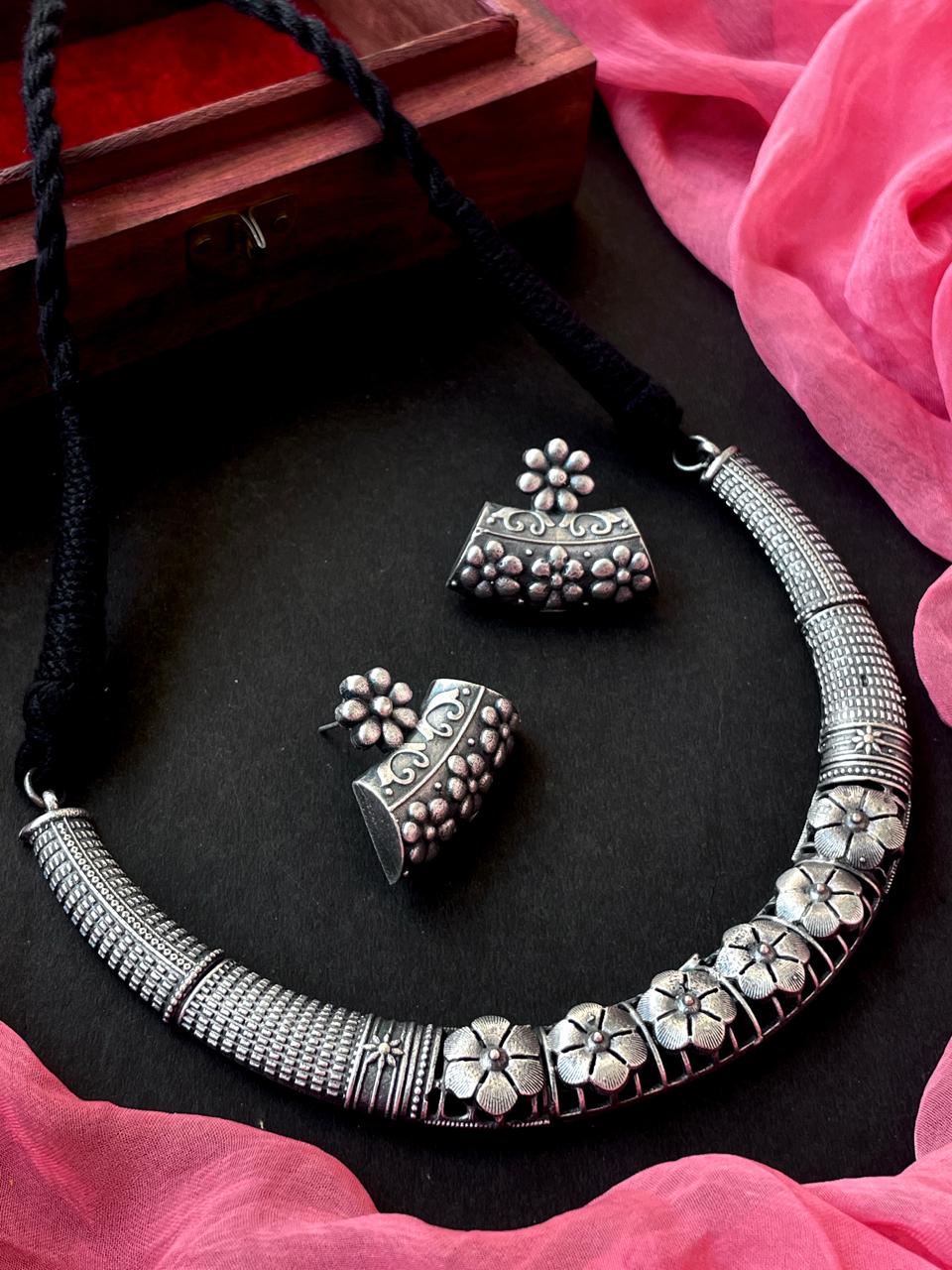 Oxidzed Chokr with Earring Set