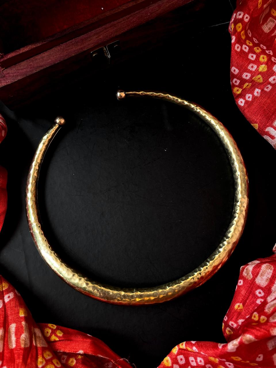Golden Plain Hasli Choker Necklace