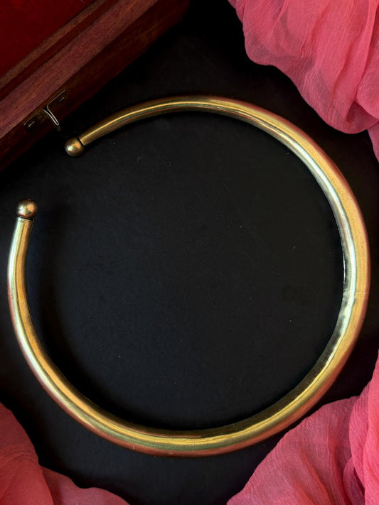 Golden Plain Hasli Choker Necklace