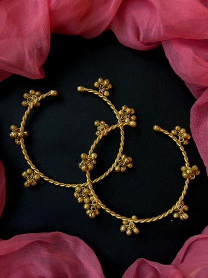 Golden Twisted Openable Anklet with Ghunghroo