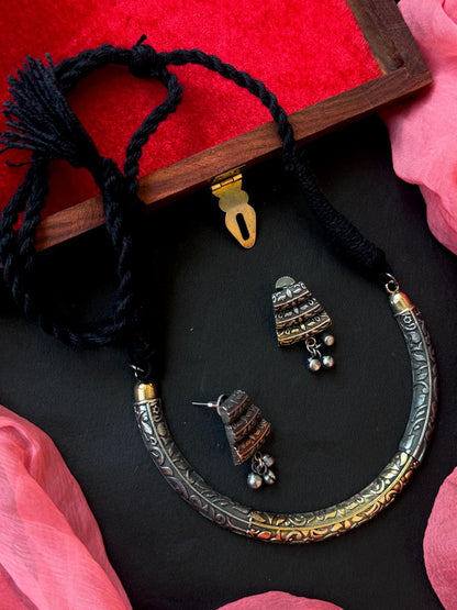 Dual Tone Hasli Choker with Earring set