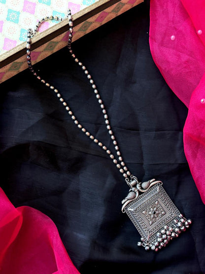 Oxidized Geometrical Etnic Pendant Chain Necklace